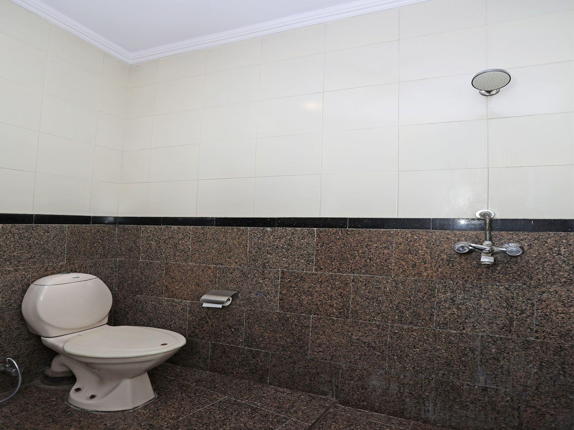 Capital O 10750 Hotel Vivek New Delhi Bagian luar foto