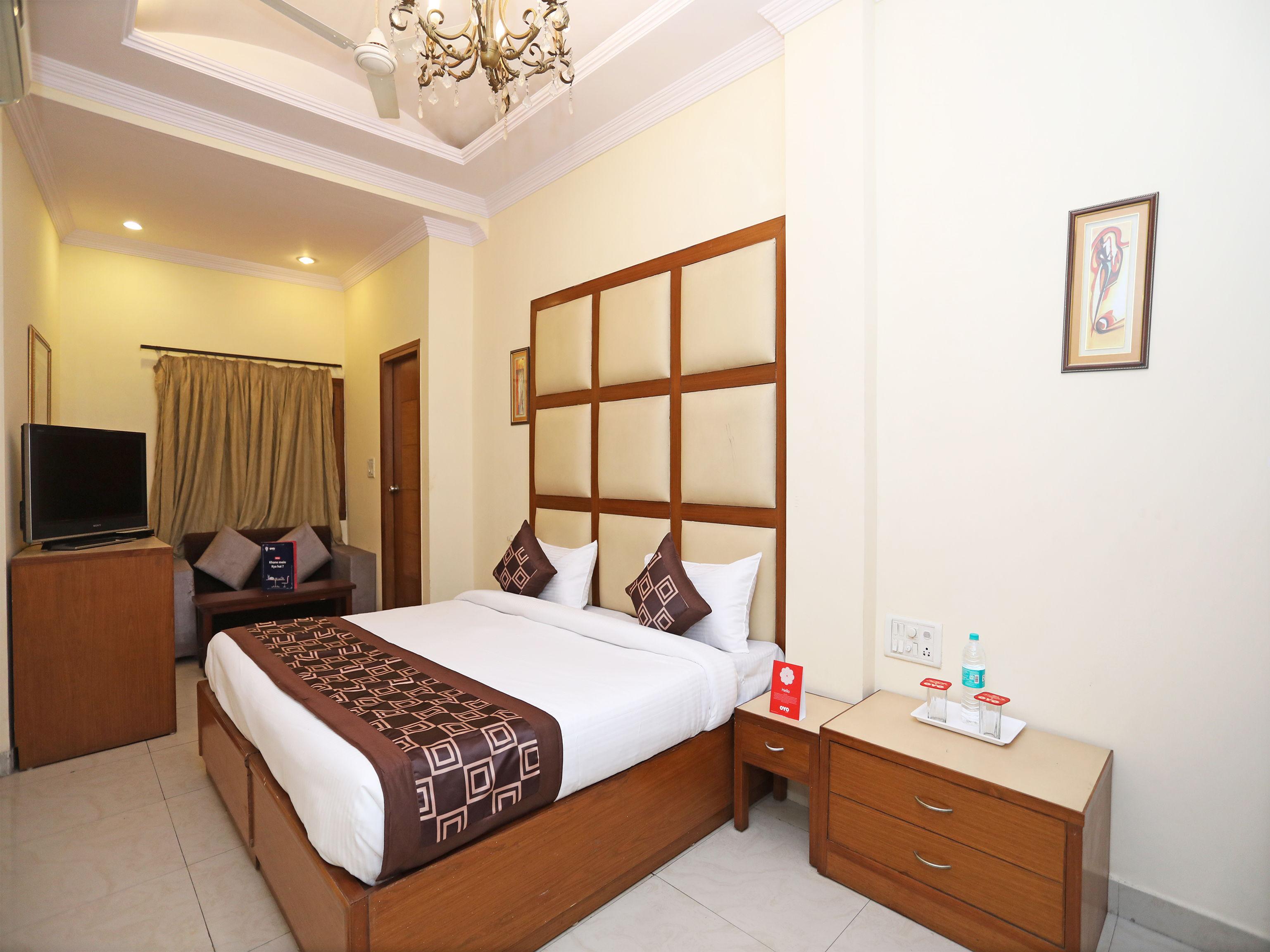 Capital O 10750 Hotel Vivek New Delhi Bagian luar foto
