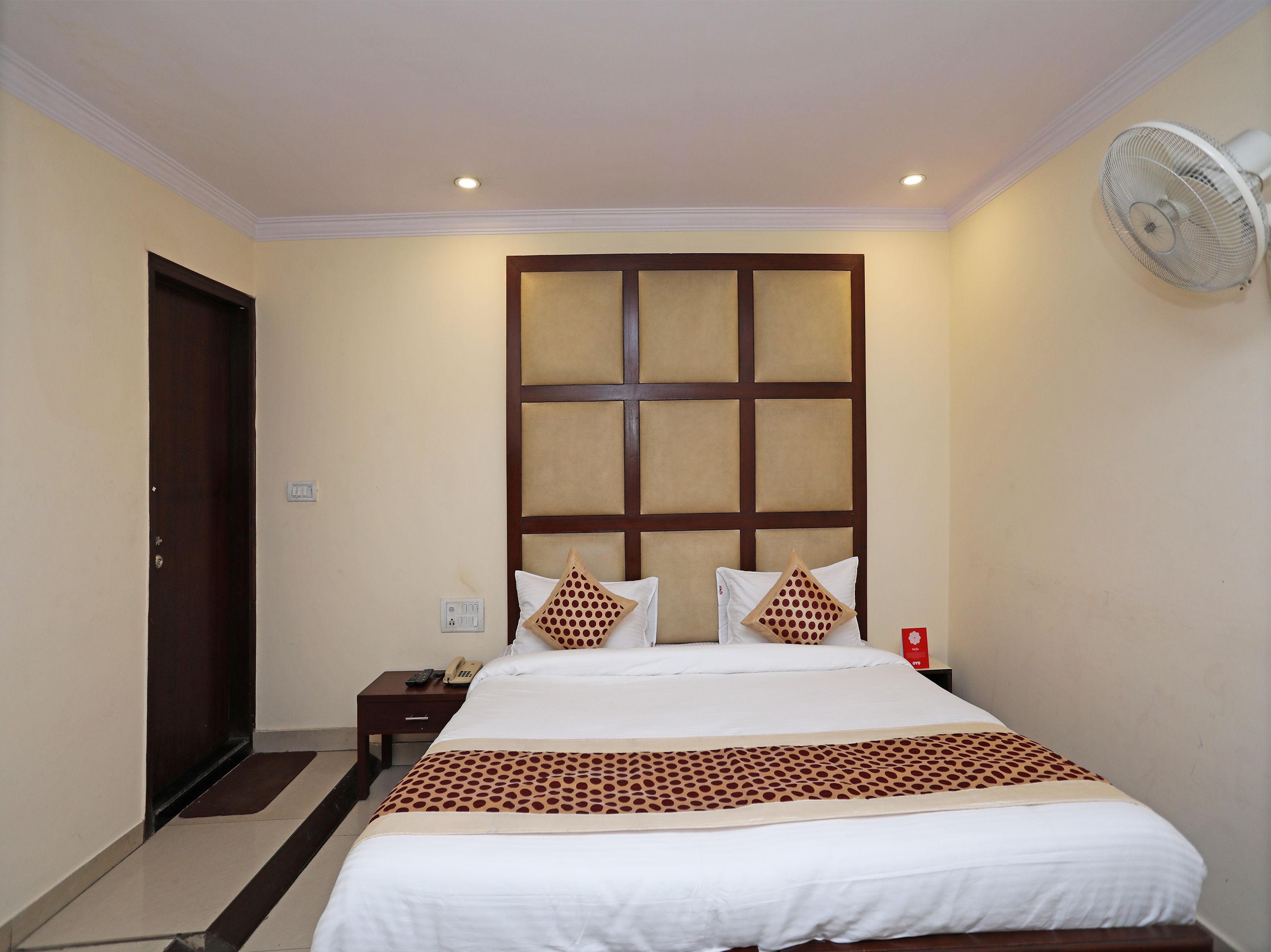 Capital O 10750 Hotel Vivek New Delhi Bagian luar foto