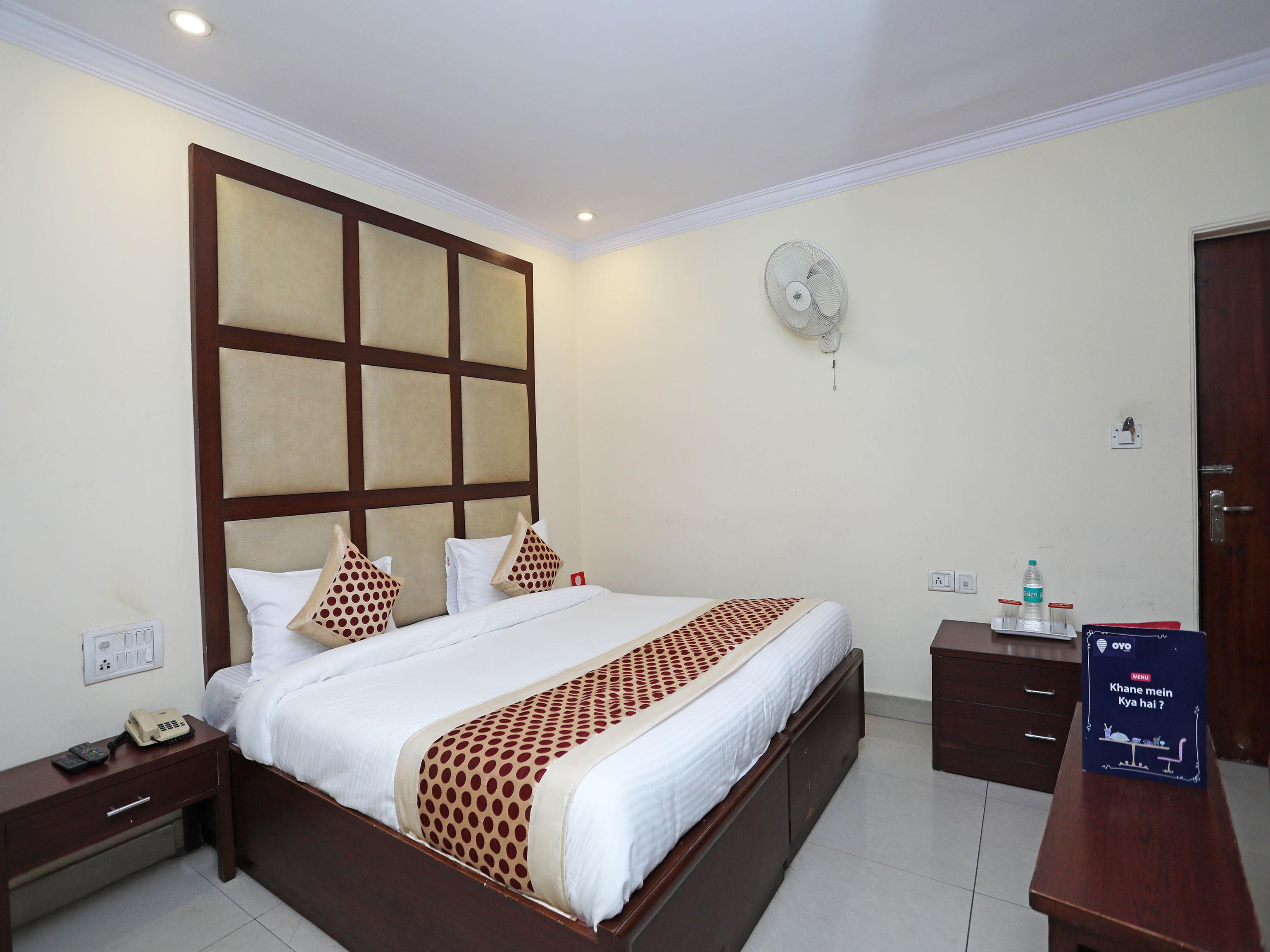 Capital O 10750 Hotel Vivek New Delhi Bagian luar foto