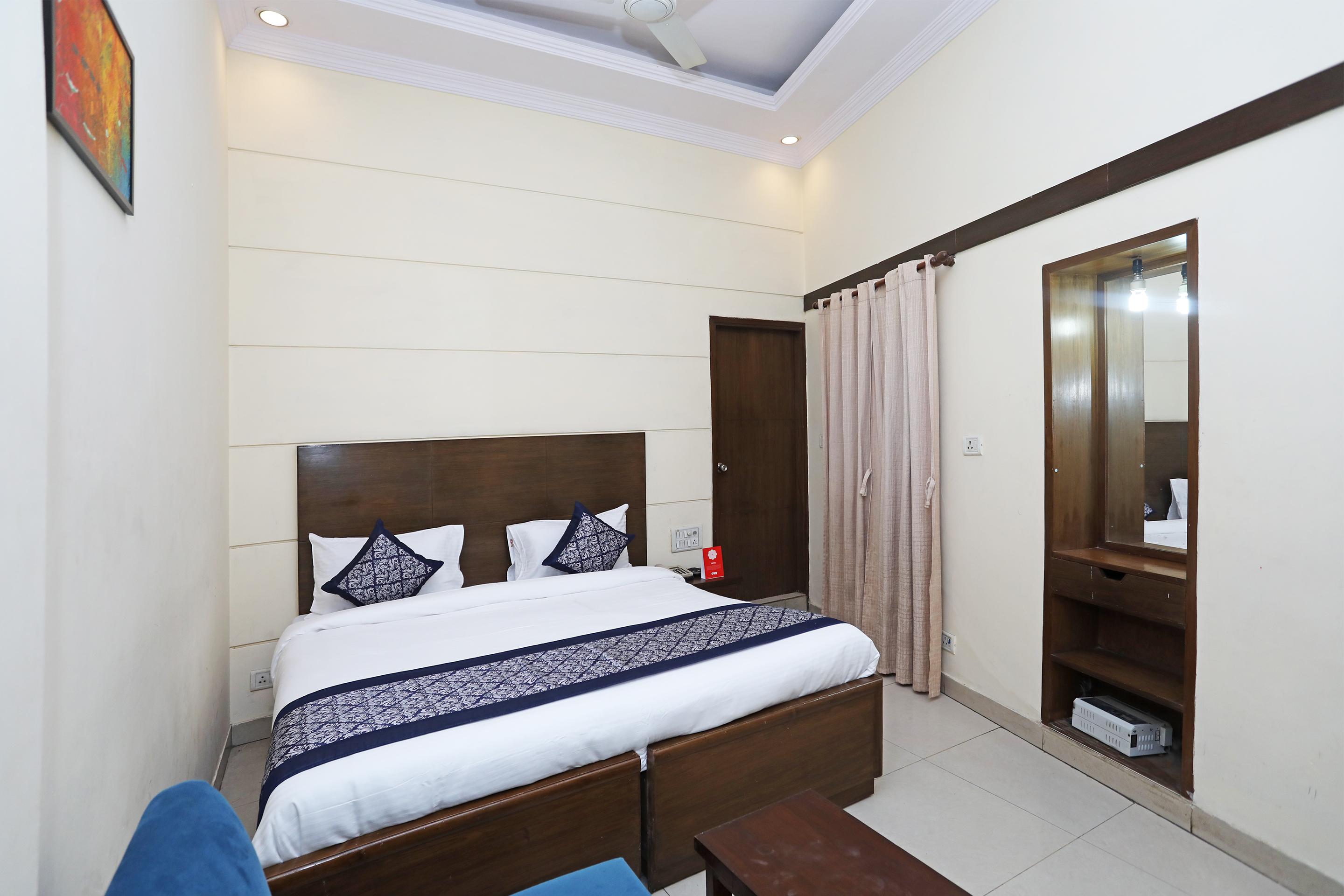 Capital O 10750 Hotel Vivek New Delhi Bagian luar foto