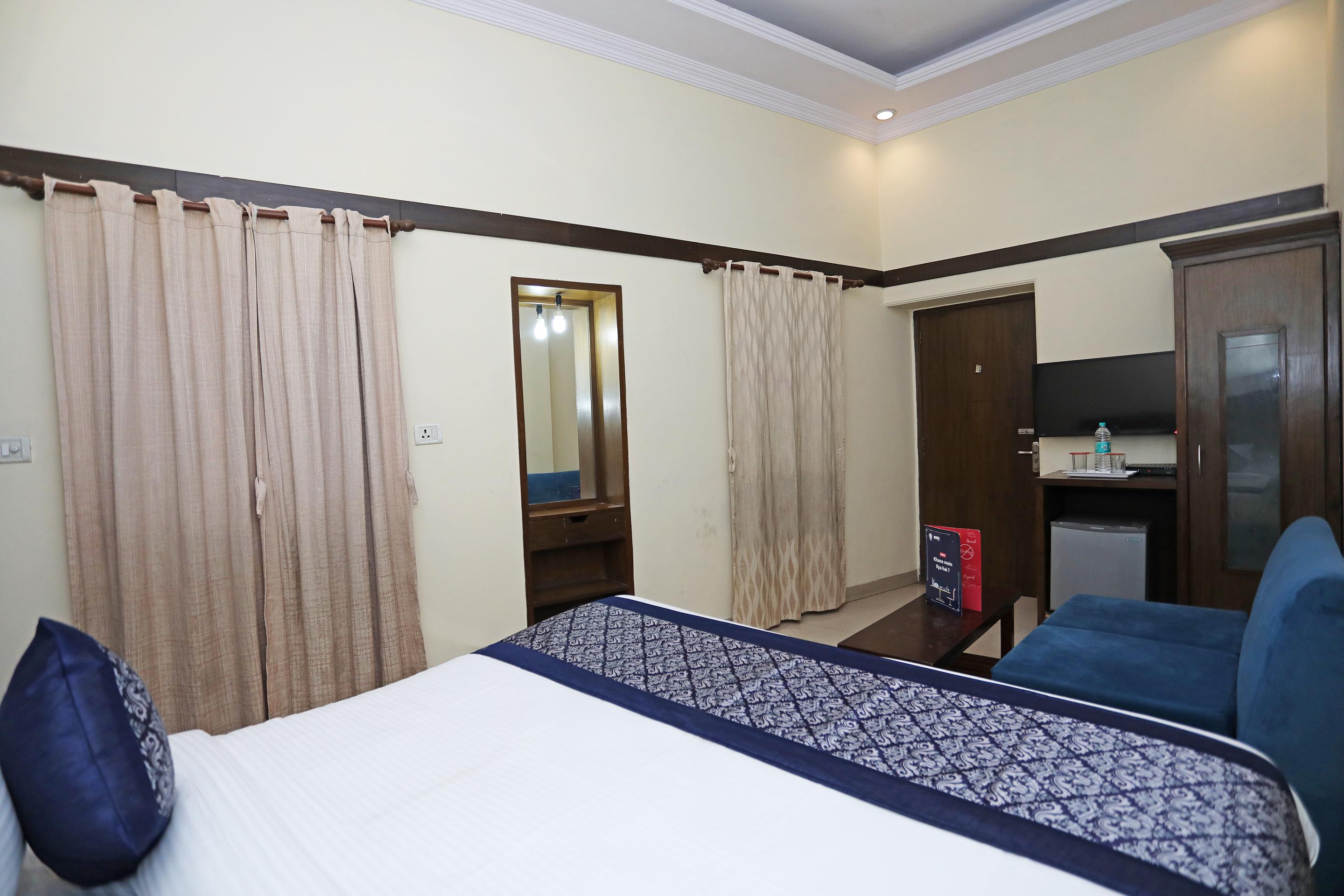 Capital O 10750 Hotel Vivek New Delhi Bagian luar foto