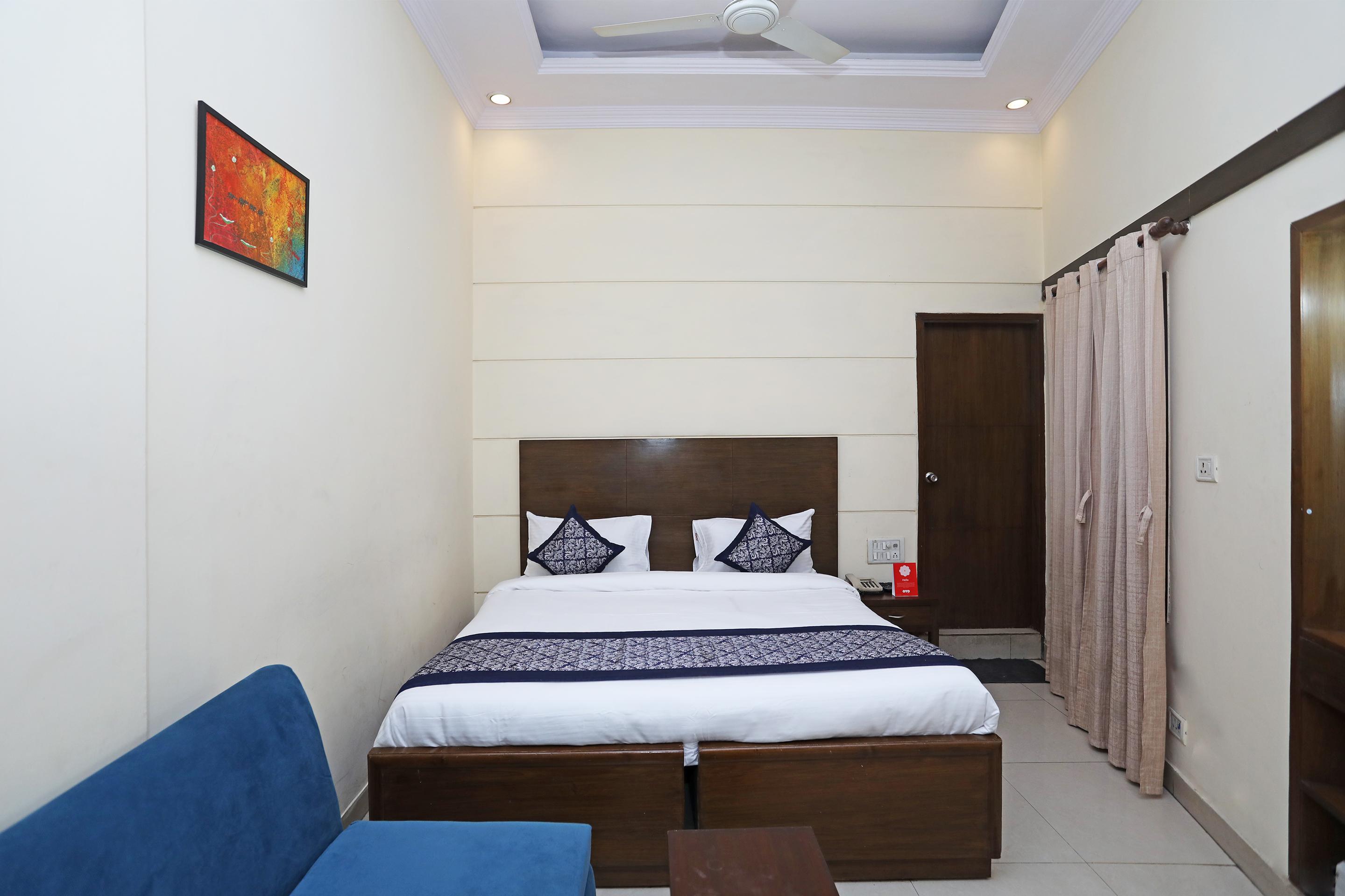 Capital O 10750 Hotel Vivek New Delhi Bagian luar foto