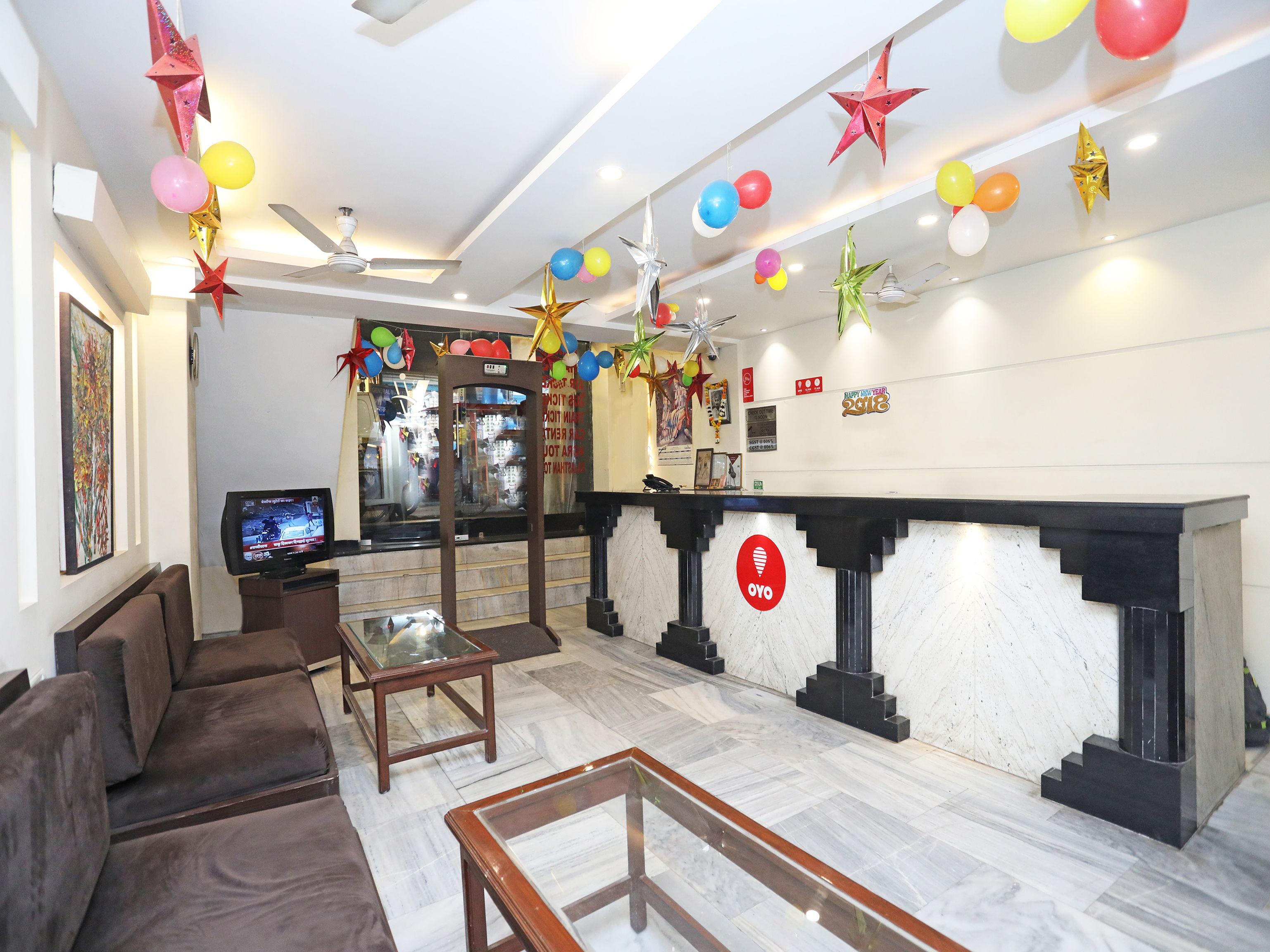 Capital O 10750 Hotel Vivek New Delhi Bagian luar foto