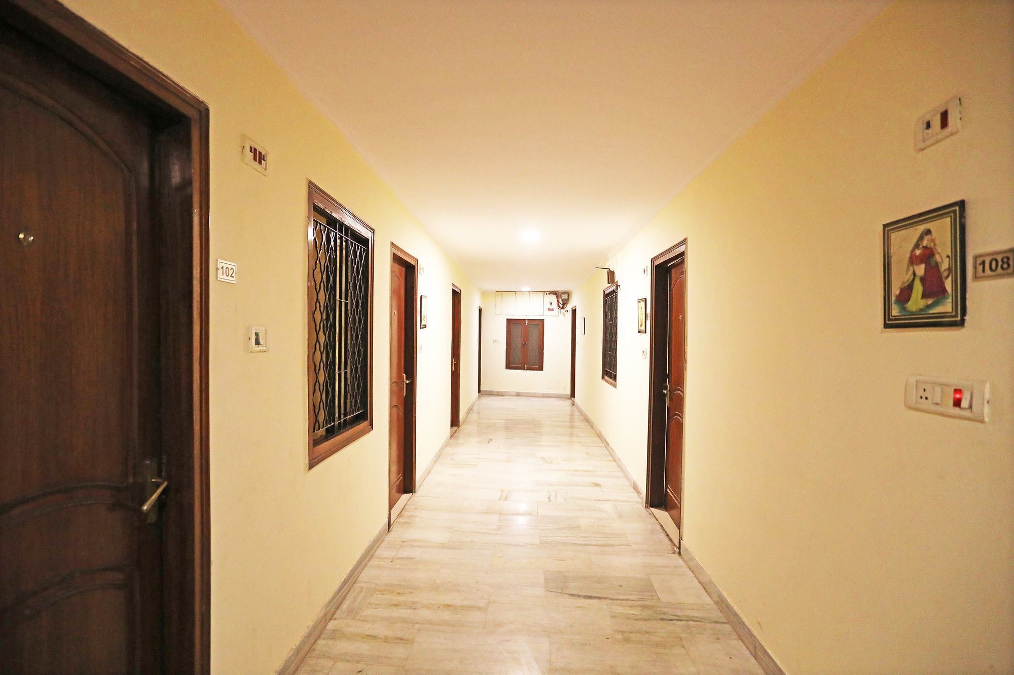 Capital O 10750 Hotel Vivek New Delhi Bagian luar foto